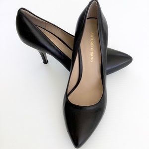 ARTURO CHIANG Leather Black Heels pointed toe Pumps women’s shoe Size 10
